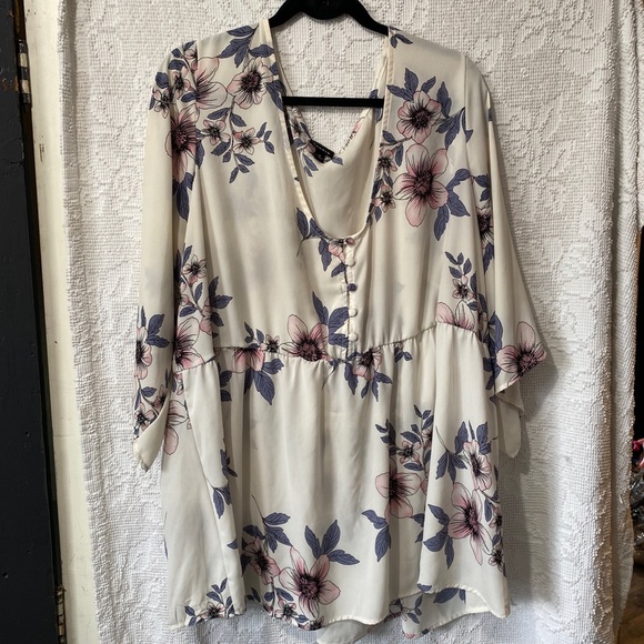 Torrid Women’s Size 5x Floral Print Baby Doll V Neck Top Kimono Sleeve - Picture 2 of 12